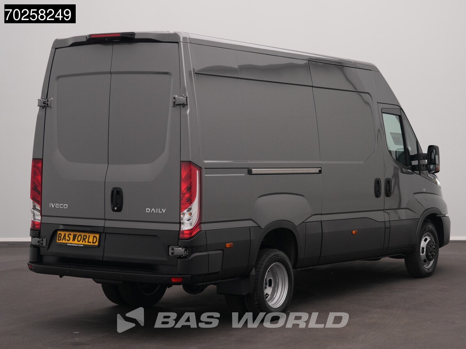 Iveco Daily 35C21 BPM VRIJ! 3.0L Automaat 210PK L2H2 2025-Mo, Auto's, Stof, Euro 6, 4 cilinders, Iveco