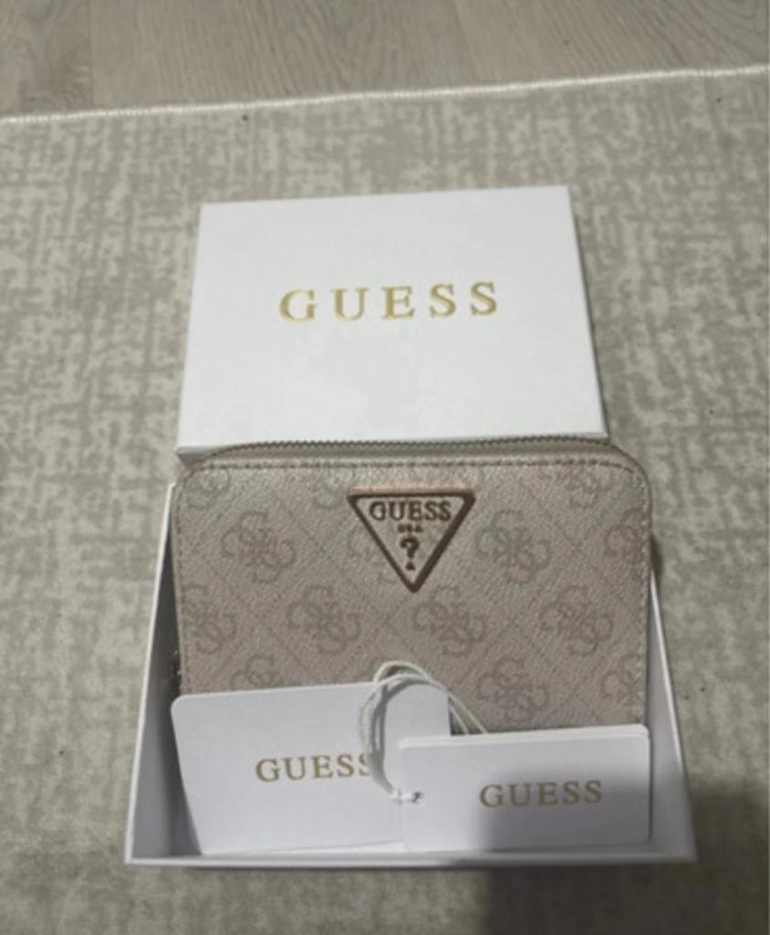 Guess - portemonnee (Nieuw), Handtassen en Accessoires, Ophalen, Nieuw, Beige, Guess