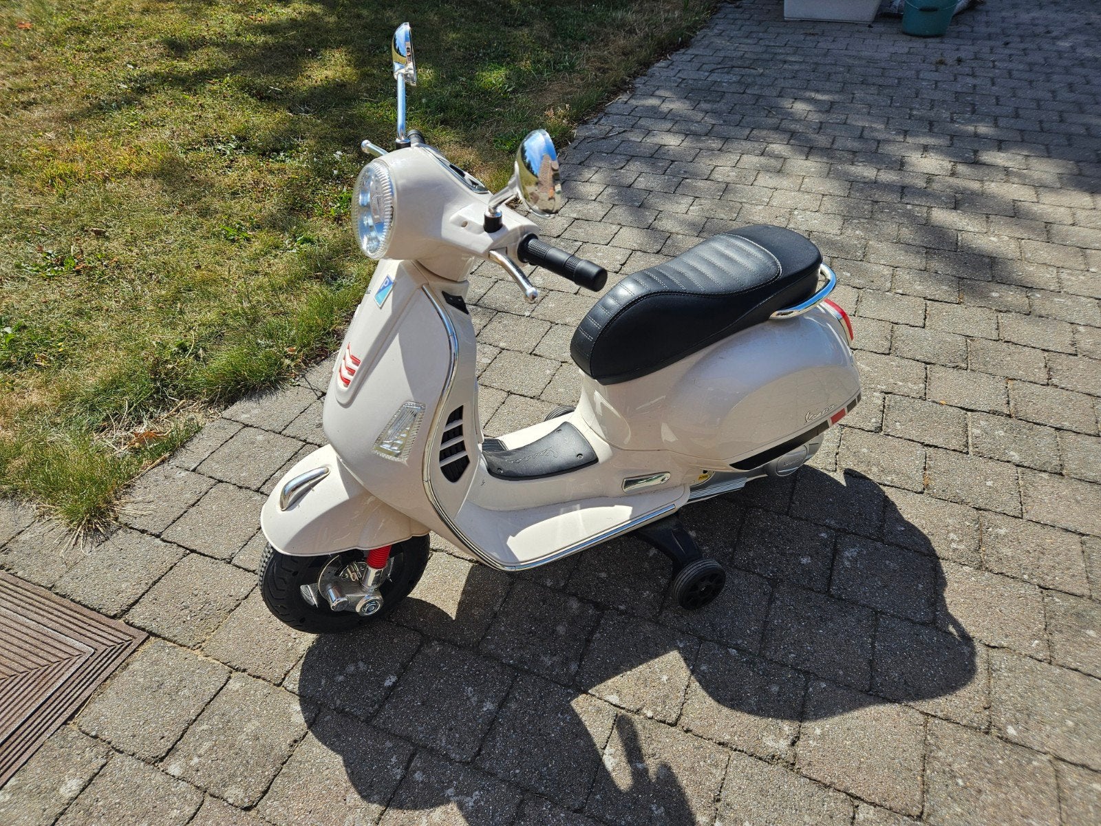 vespa électrique enfant avec chargeur, Vélos & Vélomoteurs, Enlèvement, Électrique