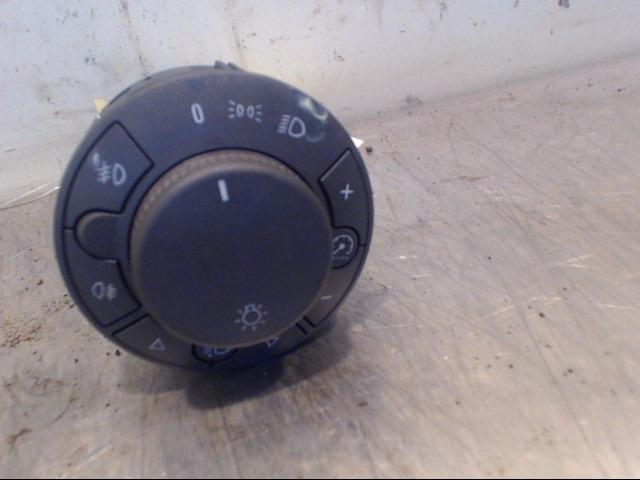 LICHTSCHAKELAAR Corsa D (|13249397EB|13249397|13249508|), Gebruikt, Opel