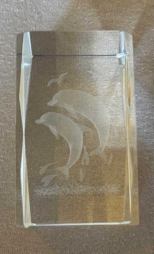 Presse-papier en forme de dauphin en cristal gravé, Enlèvement ou Envoi, Comme neuf, Animal