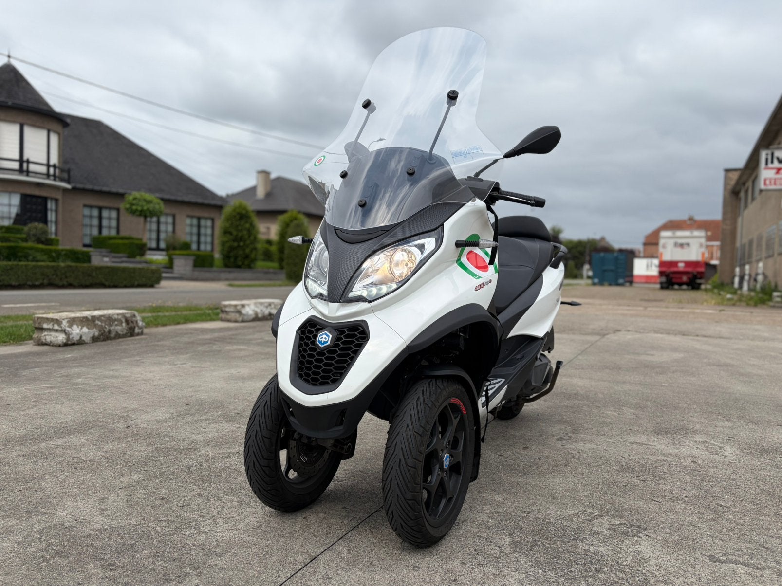 Piaggio MP3 400 HPE Sports, Motos, Motos | Piaggio, Sport, Particulier