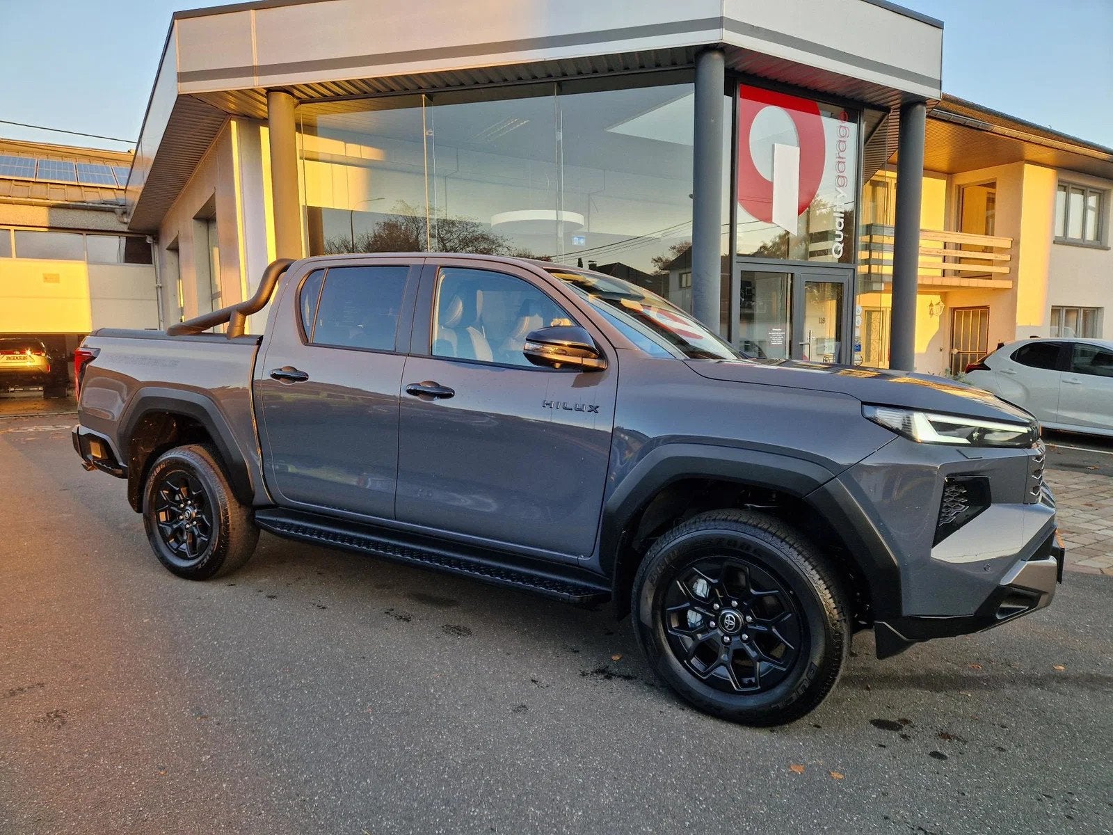 Toyota Hilux invinsible (bj 2026, automaat), Auto's, Automaat, 4 deurs, Adaptive Cruise Control, 264 g/km