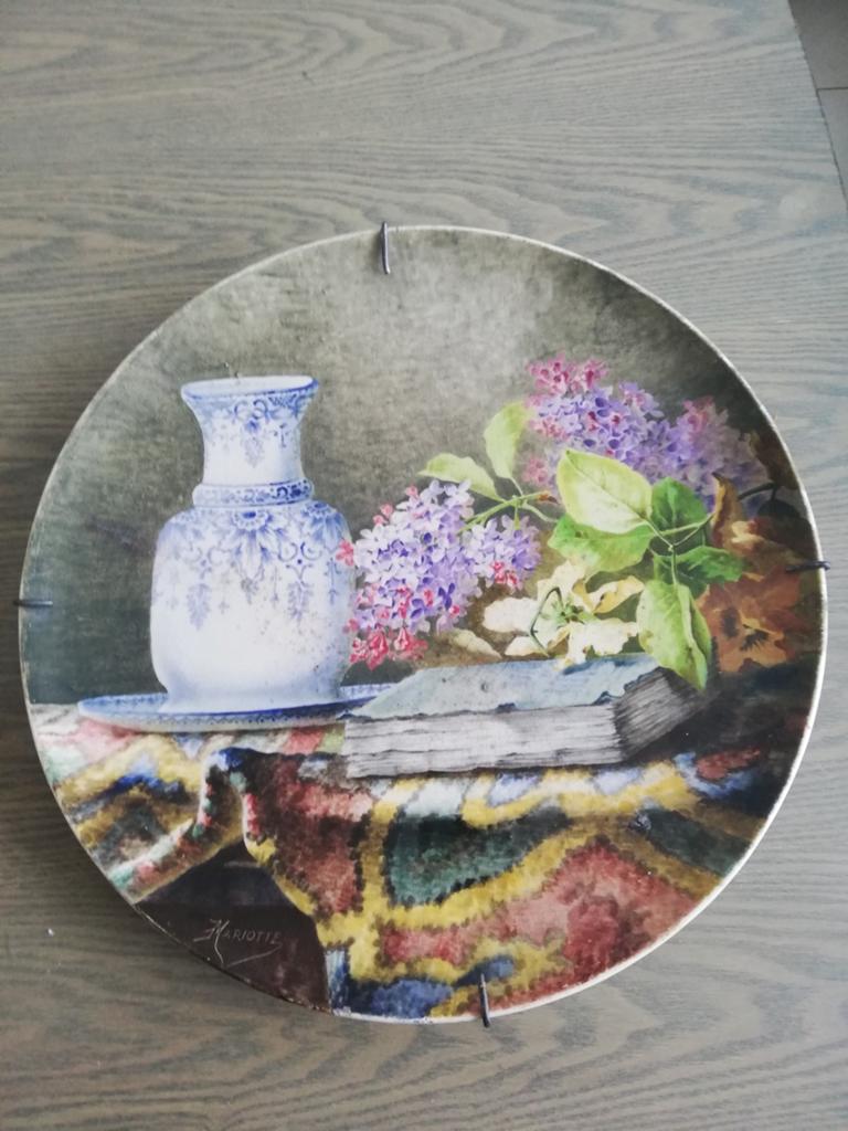 Grande Assiette ancienne année 1886 peinte à la main, Enlèvement