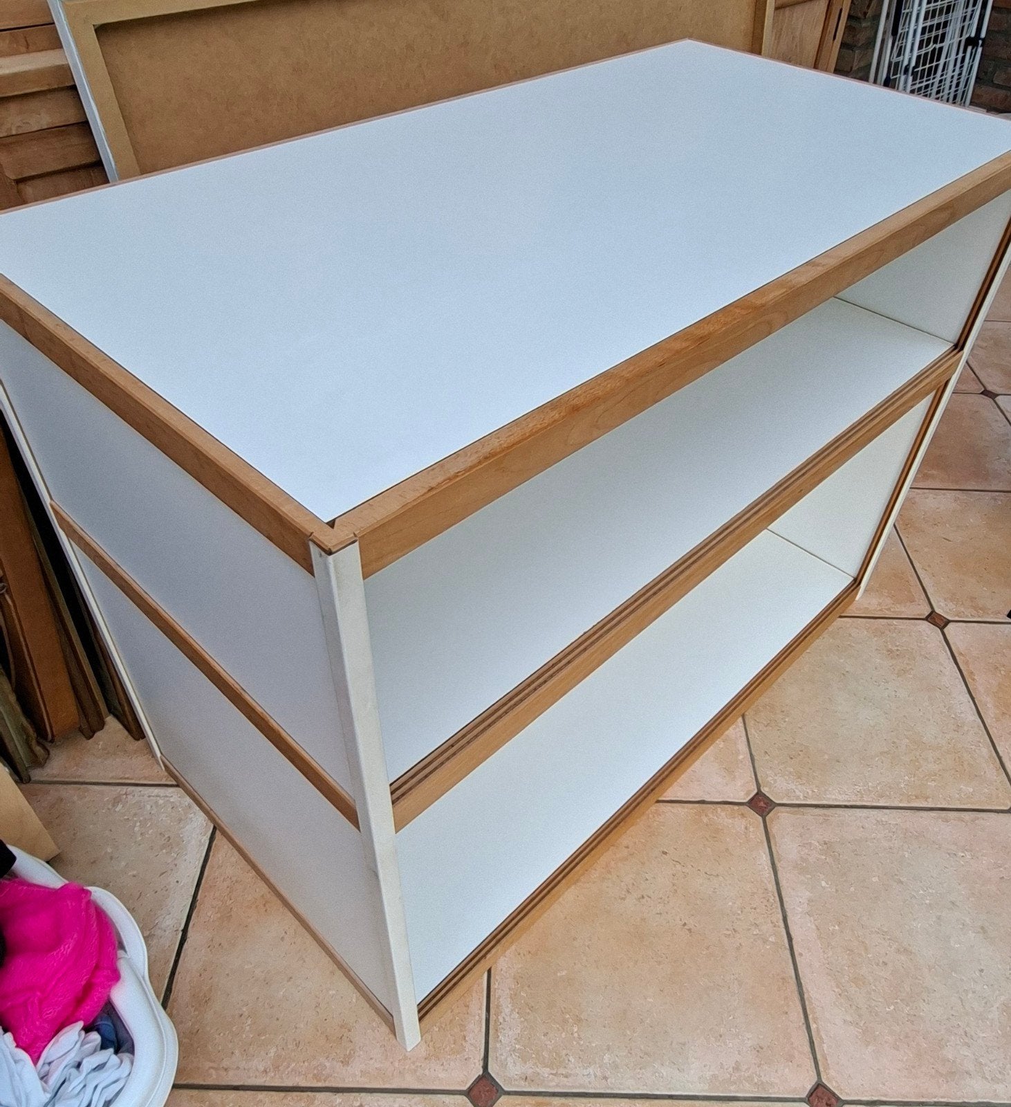 Vitrine kewlox blanc vitrée impeccable complète avec vitres, Ophalen