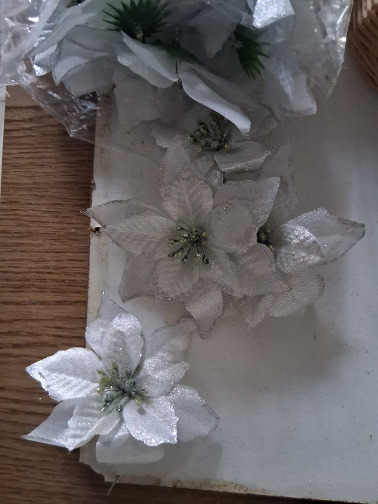 18 fleurs de décoration pour fêtes, Enlèvement ou Envoi, Neuf, Décoration