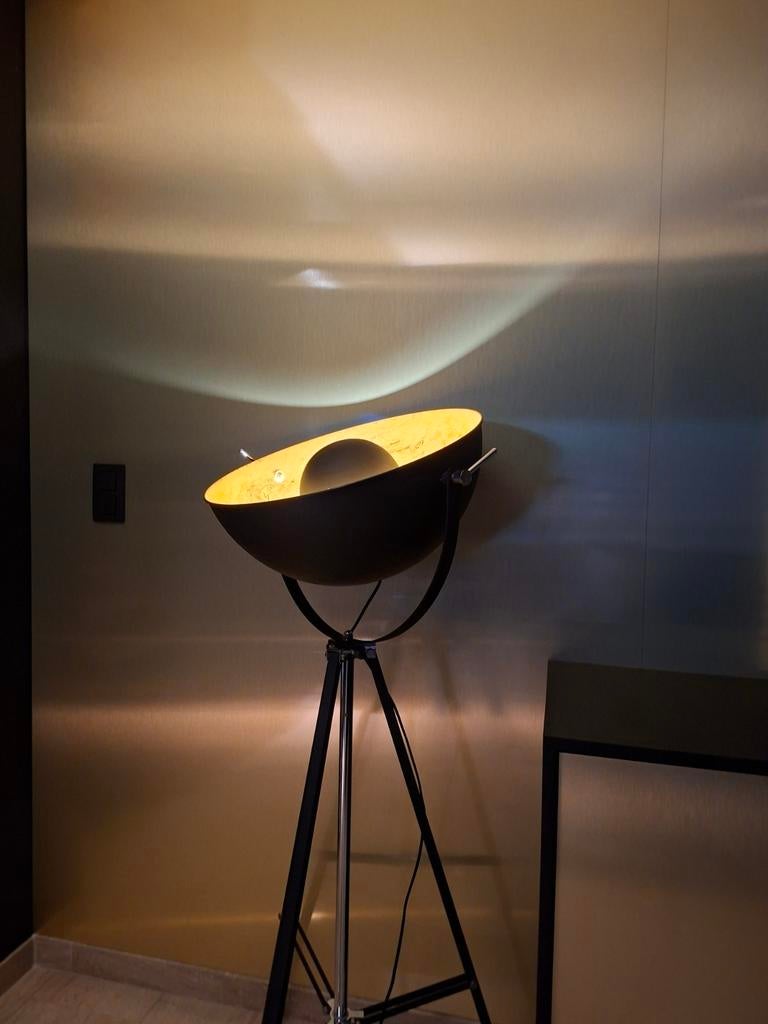 Zwarte en gouden vloerlamp voor de woonkamer, Lamp