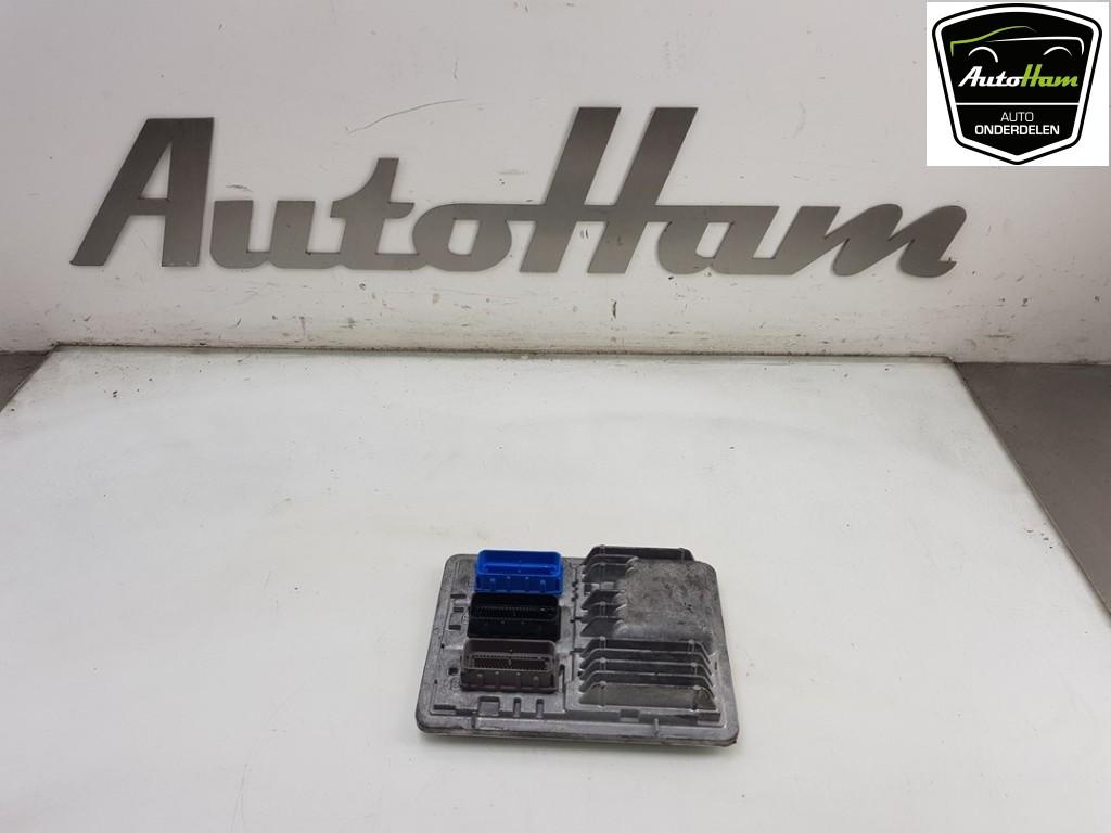 CALCULATEUR MOTEUR ECU Opel Corsa E (01-2014/06-2019), Utilisé, Opel