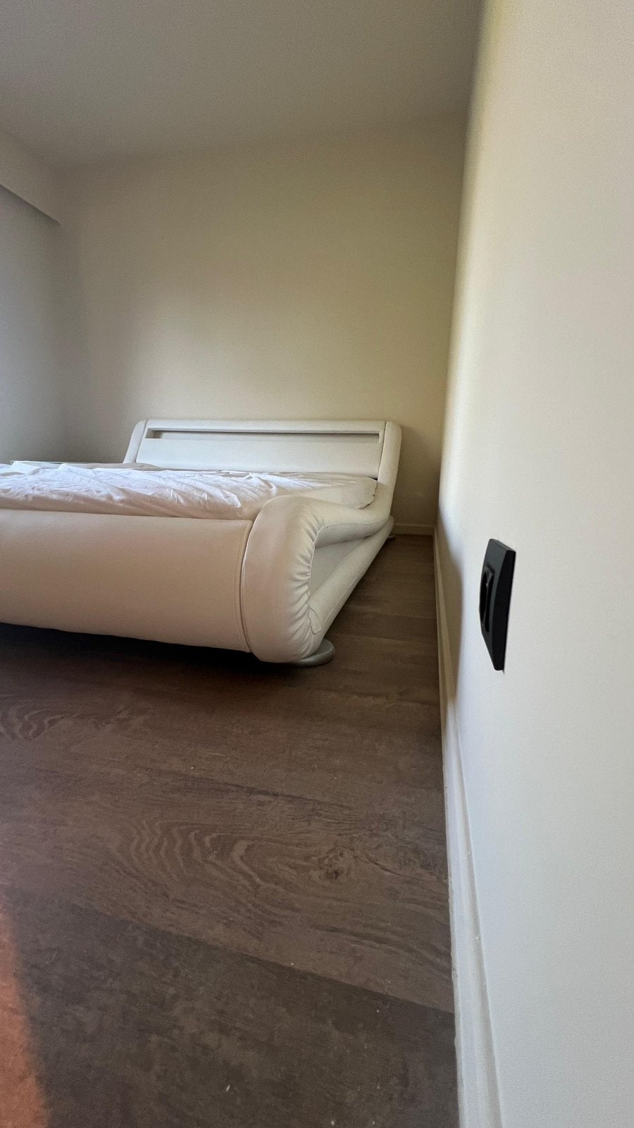 Prachtig wit bed afm .1.60 op 1.80m  2joud, Enlèvement