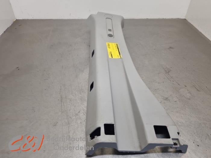 Montant centre gauche d'un Opel Vivaro (L193), -, Opel, 3 mois de garantie, Utilisé