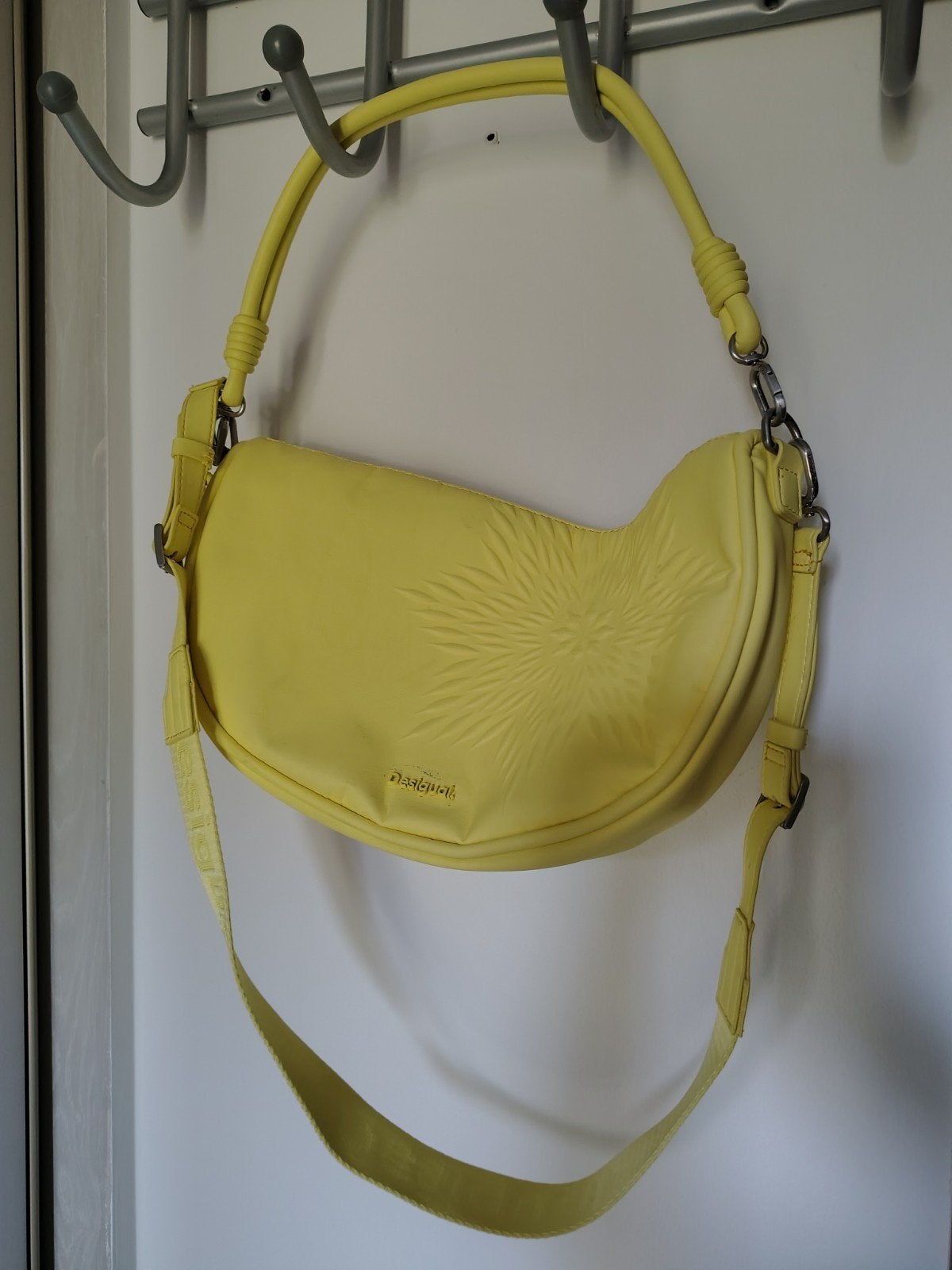 Tas Desigual, Ophalen