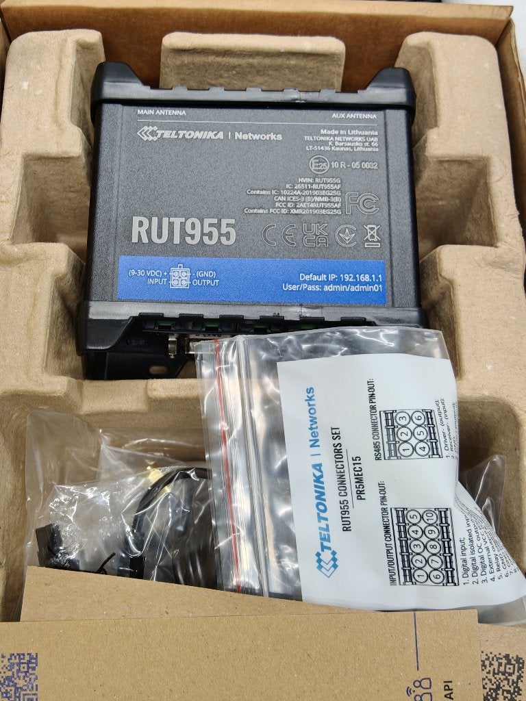 Router RUT955, Computers en Software, Ophalen, Nieuw, Router