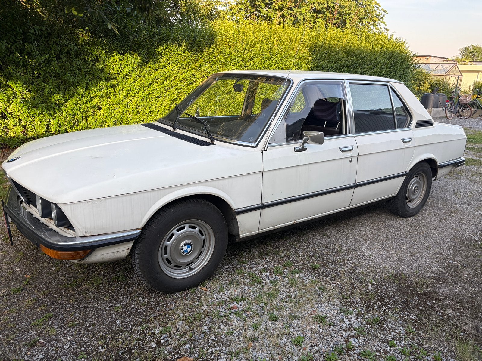 BMW 518, 4 deurs, Wit, Particulier, Blauw