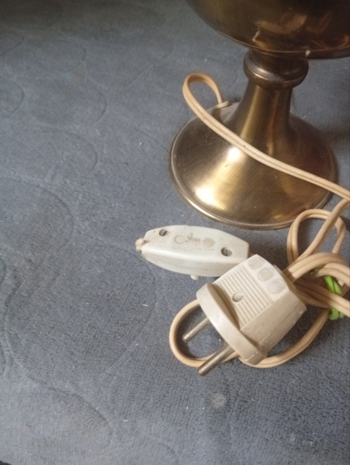 Ancienne lampe électrique, Enlèvement