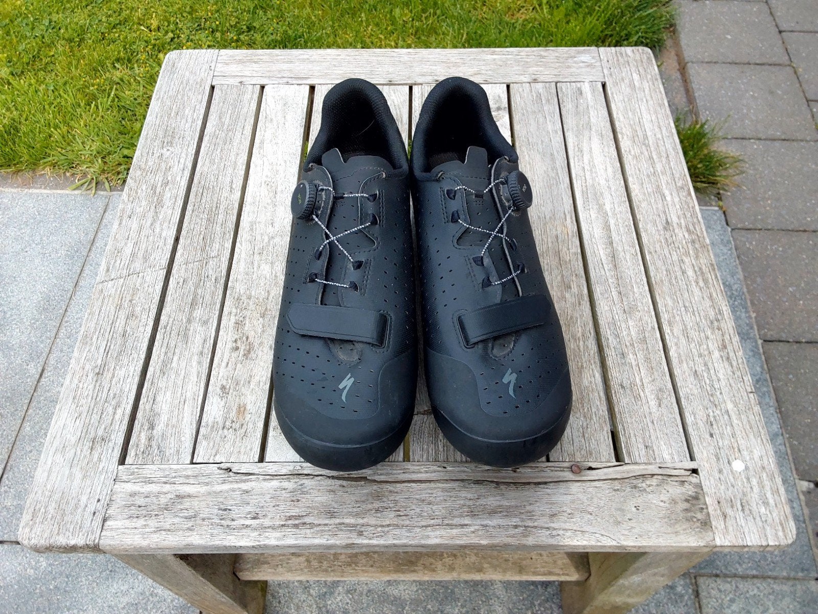 Reconnaissance spécialisée (2.0), Enlèvement ou Envoi, Chaussures