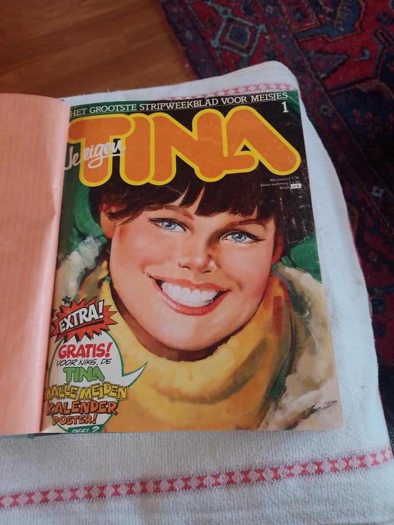 Verzamel boek met 26 Tina uit 1985, Boeken, Ophalen of Verzenden, Zo goed als nieuw