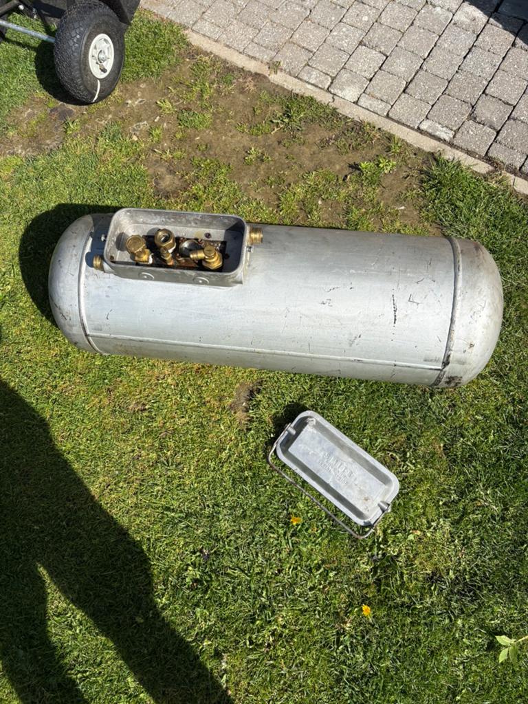 Oude lpg tank 1981, Enlèvement, Utilisé, Daihatsu
