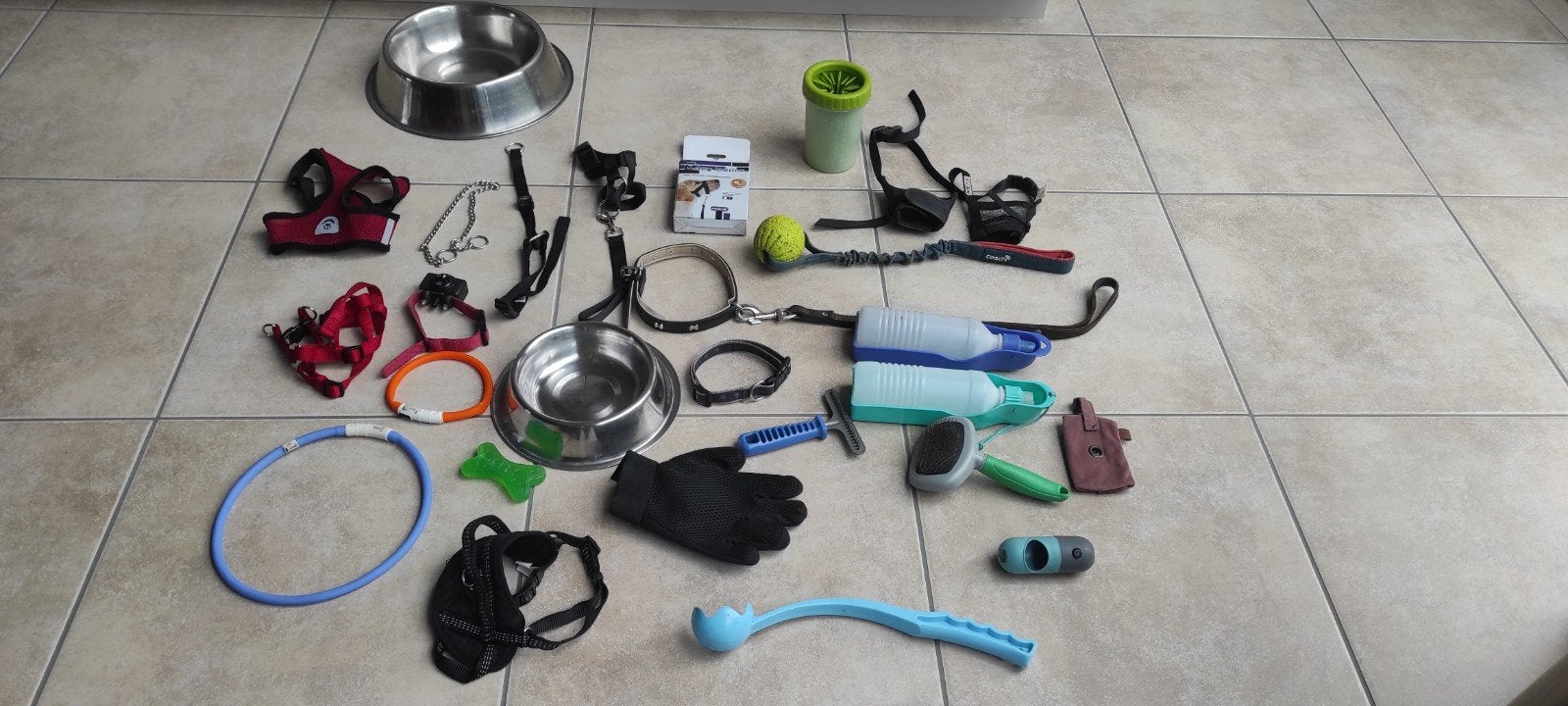 Fournitures et accessoires pour chiens, 30 pièces., Enlèvement ou Envoi, Collier