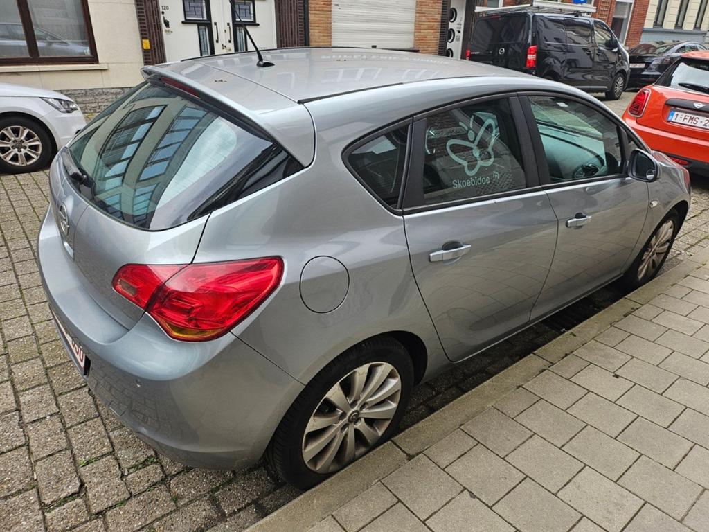 Opel astra 2010, Auto's, 4 deurs, Stof, Achteruitrijcamera, 1400 cc