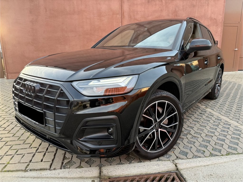 Audi Q5 40TFSI 2023 S line | Full Black | Camera | Trekhaak, Auto's, Automaat, 1998 cc, 173 g/km, Leder en Stof