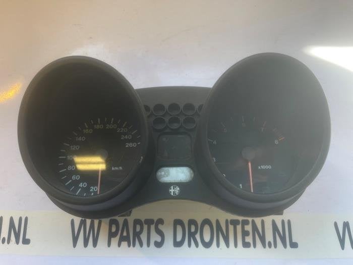 Compteur kilométrique KM d'un Alfa Romeo Spider, -, 3 mois de garantie, Utilisé, Alfa Romeo