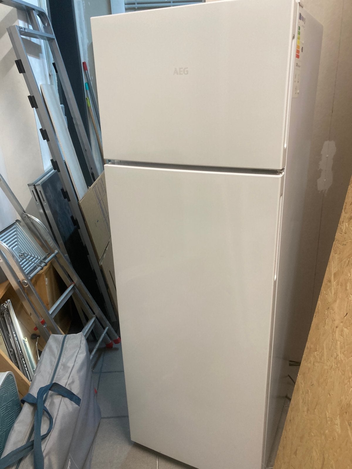 Frigo congélateur AEG, Electroménager, Réfrigérateurs & Frigos, Avec compartiment congélateur, Comme neuf, 45 à 60 cm, 150 à 200 litres