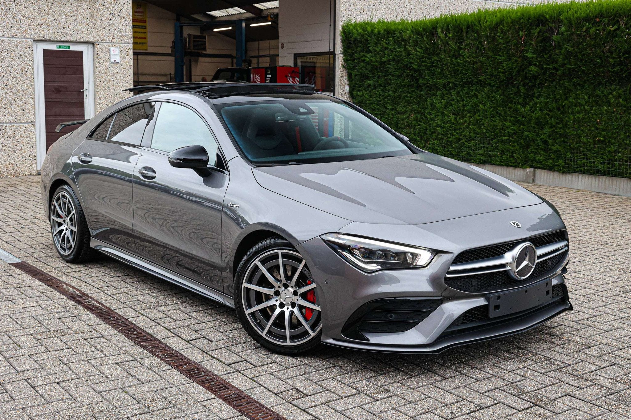 Mercedes-Benz CLA-Klasse 35 AMG AMG*PANORAMISH-DAK*SOUND-SYS, Autos, Mercedes-Benz, Achat, Alcantara, Noir, 5 portes