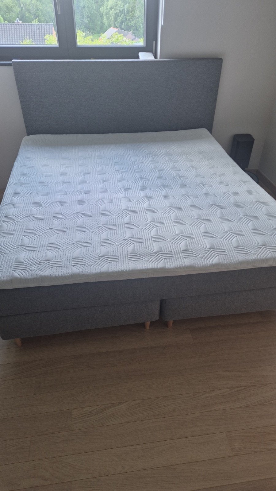Jysk boxspring 180 x 200, Maison & Meubles, Chambre à coucher | Lits boxsprings, Gris, Enlèvement ou Envoi, Comme neuf, 180 cm