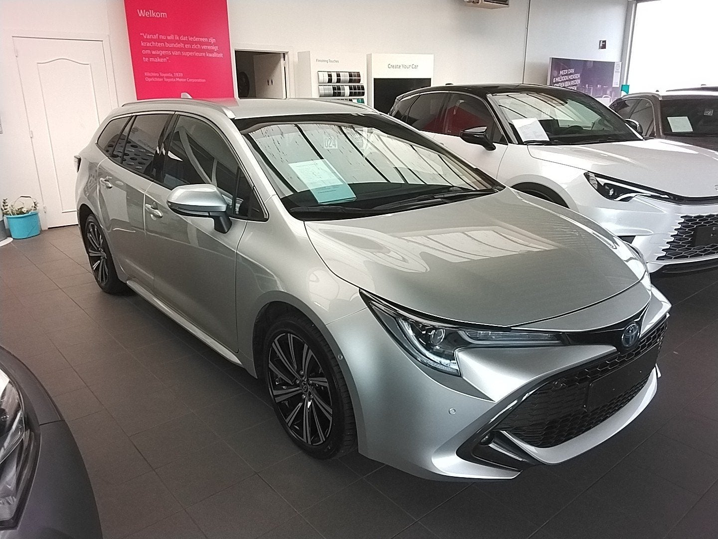Toyota Corolla Touring, Achat, Entreprise, Garantie prolongée, Carnet d'entretien