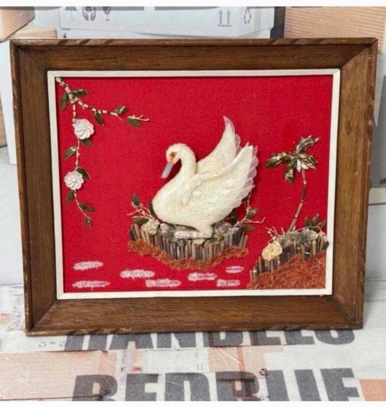 Belle œuvre d'art vintage 3D de cygne dans un cadre en bois, Antiquités & Art, Art | Autres Art, Enlèvement ou Envoi