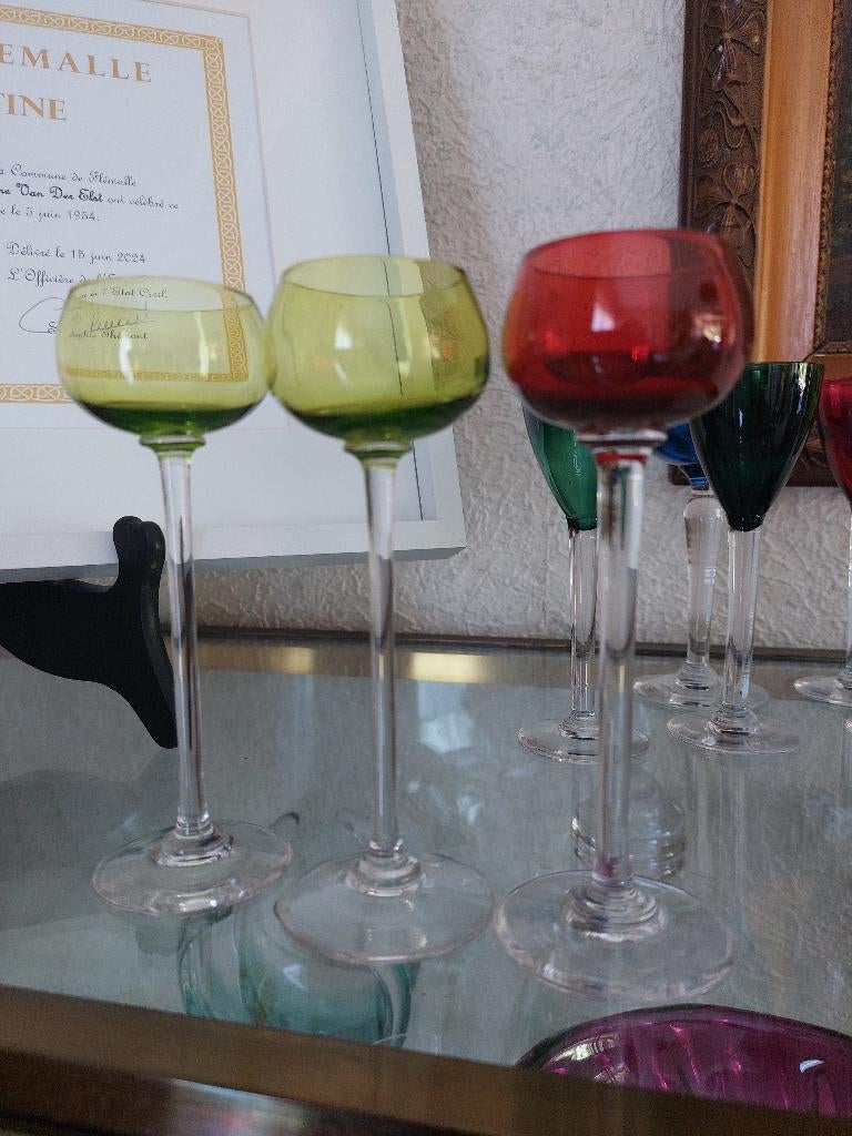 3 verres en cristal sur pied vert rouge val saint lambert  ?, Enlèvement