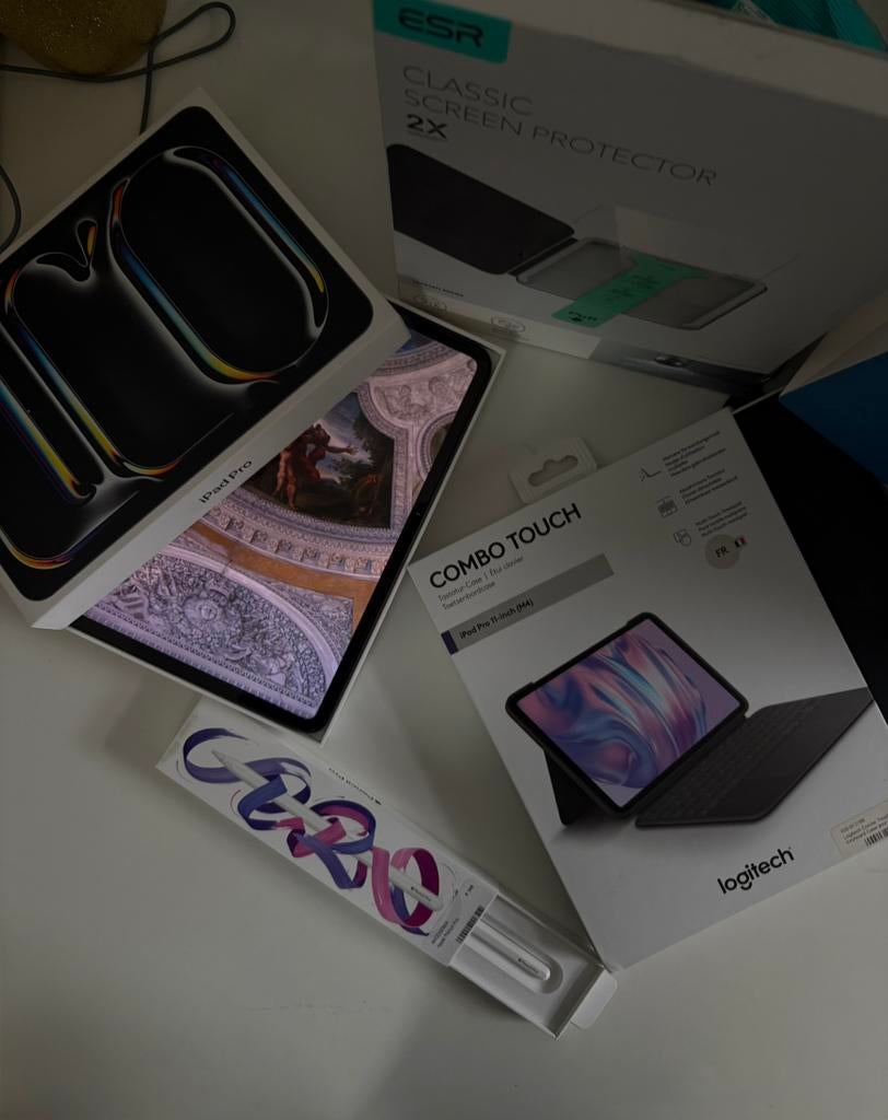 Lot : iPad Pro 11" M5 + Logitech Combo Touch + Pencil Pro, Computers en Software, Apple iPads, Ophalen, Zwart, 11 inch, Zo goed als nieuw