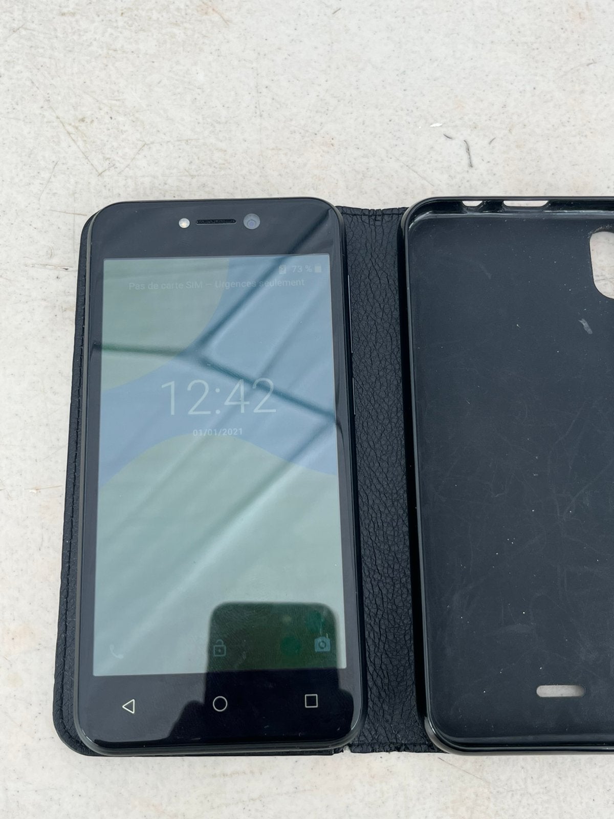 Wiko Y50, Enlèvement, Comme neuf