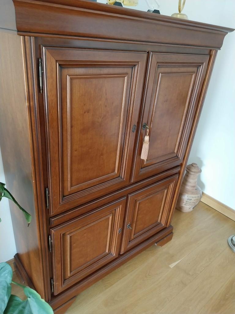 Armoire Cherry, Enlèvement