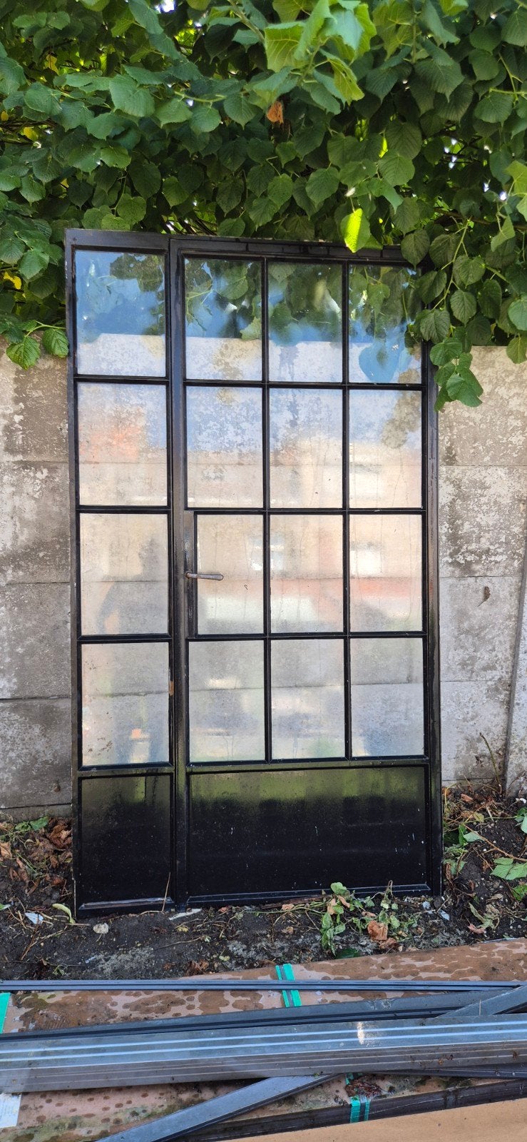 Porte en métal noire. 118  212, Bricolage & Construction, Vitres, Châssis & Fenêtres, Enlèvement