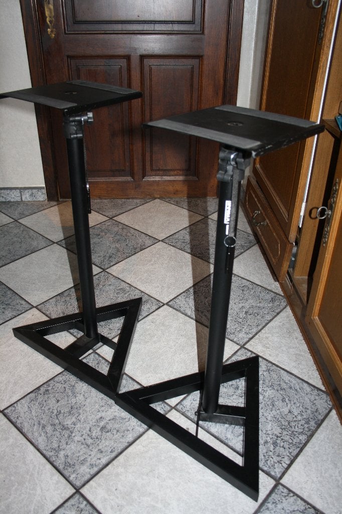 2 boxenstaanders merk innox, Ophalen, Zo goed als nieuw, Speaker