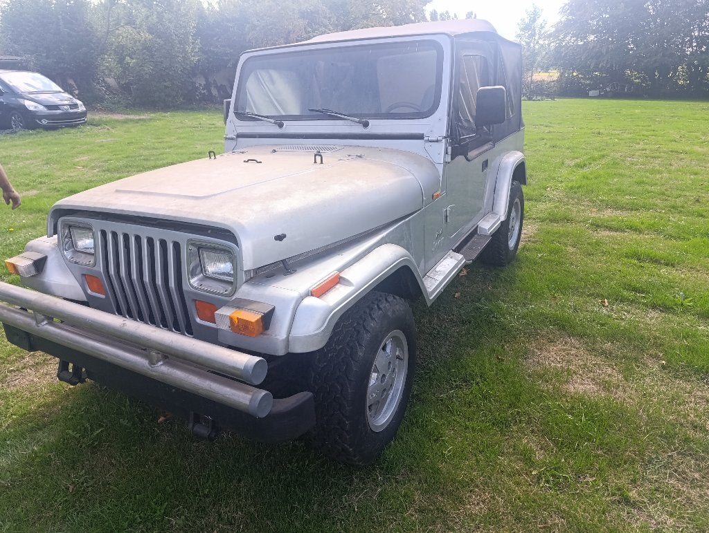 Jeep Wrangler lire annonce, Autos, Jeep, Argent ou Gris, Achat, Boîte manuelle