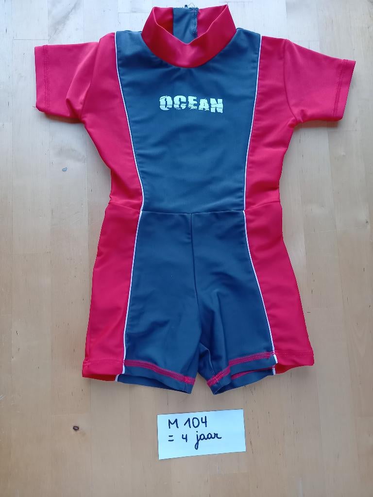 Nieuwstaat zwempak maat 104 jongen, Kinderen en Baby's, Ophalen of Verzenden, Zo goed als nieuw, Jongen, Sport- of Zwemkleding