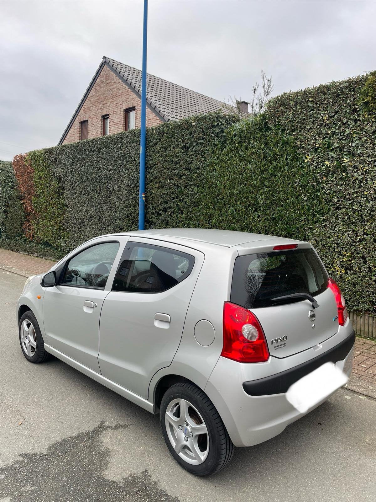 Ideal pour jeunes Nissan Pixo 1.0i ess moteur TRES FIABLE, Autos, Achat, Entretenue par le concessionnaire, Particulier, Essence
