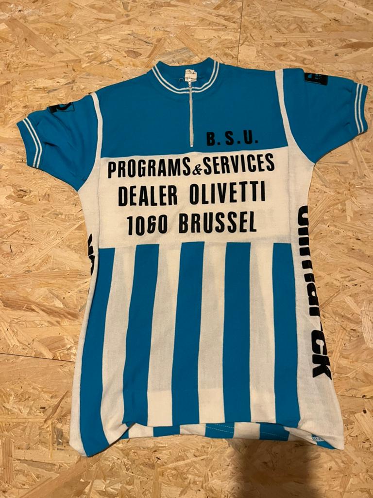 Oude wollen koerstrui bsu brussel, Ophalen of Verzenden, Zo goed als nieuw