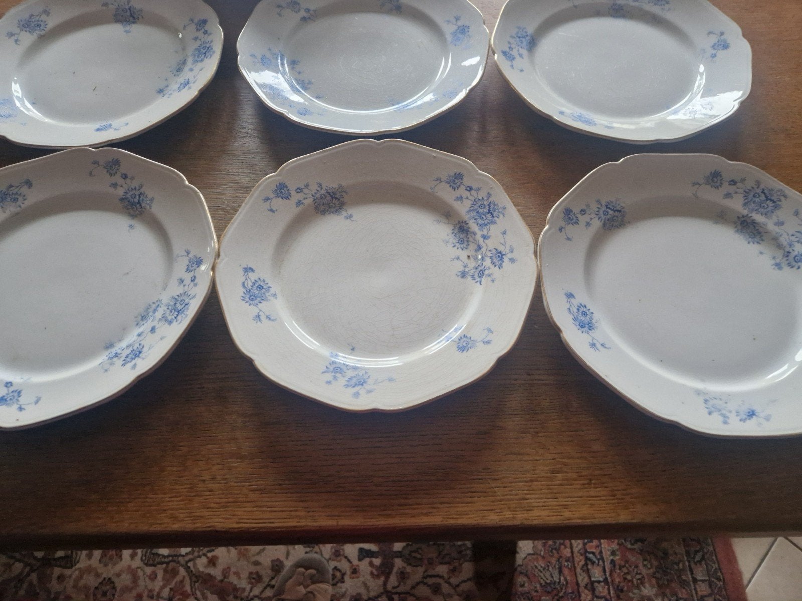 Lot de 12 anciennes assiettes plates et 6 assiettes creuses., Maison & Meubles, Enlèvement, Blanc