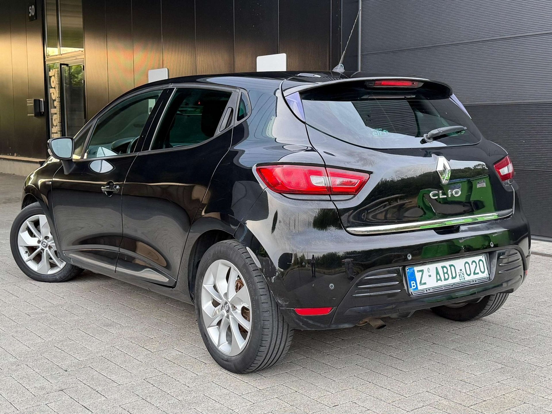 Renault Clio Clio 1.2 TCe Energy Initiale Paris EDC, Automaat, Dealer onderhouden, Stof, 4 cilinders