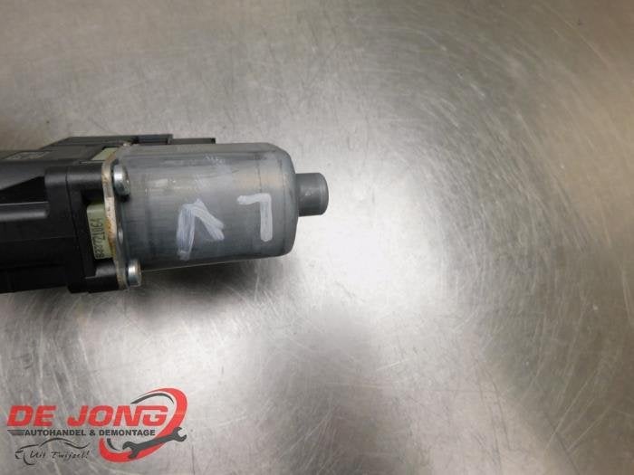 Moteur de vitre portière d'un Volkswagen Polo, Autos : Pièces & Accessoires, Volkswagen, -, 3 mois de garantie, Utilisé