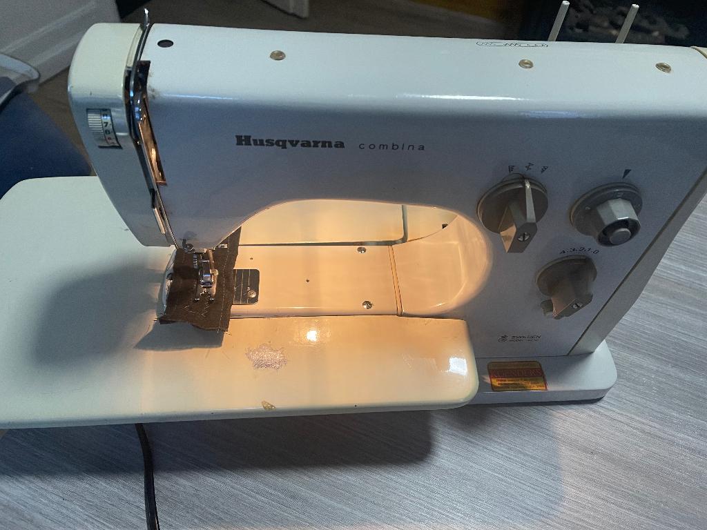 Husqvarna naaimachine Goede staat, Hobby en Vrije tijd, Ophalen, Gebruikt, Naaimachine, Husqvarna