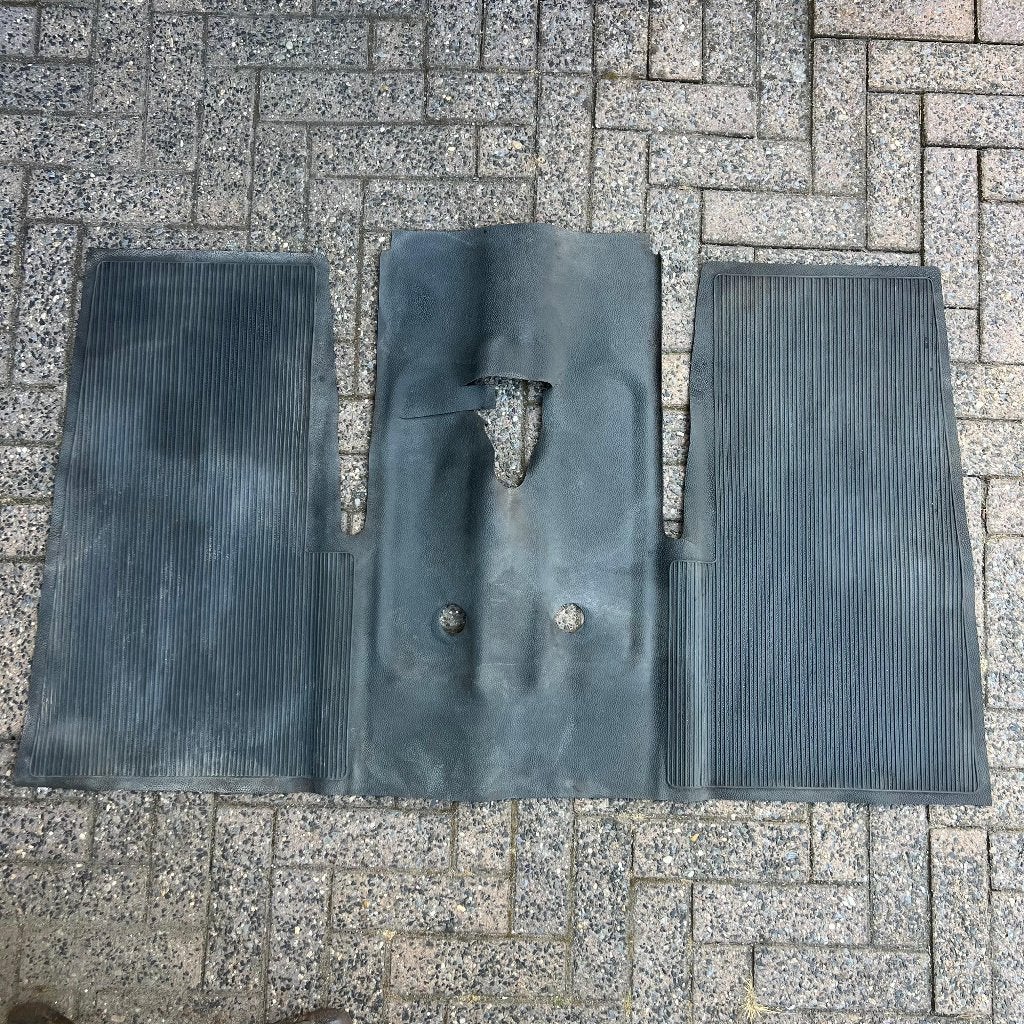 Tapis de sol en caoutchouc gris arrière VW Beetle 113863717H, Enlèvement ou Envoi, Utilisé