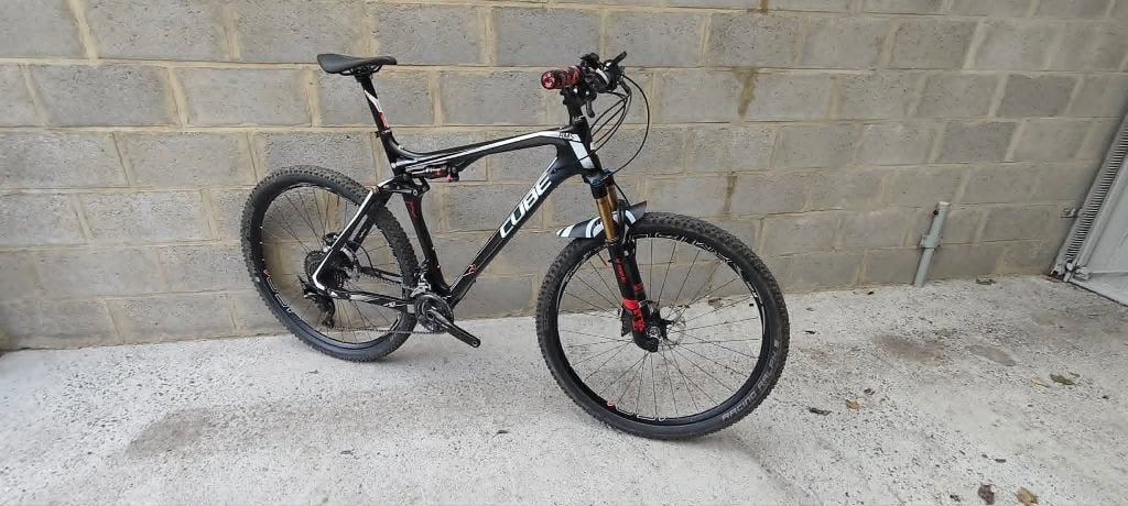 Vtt CUBE AMS 100 RACE carbone 29", Vélos & Vélomoteurs, Autres marques, Comme neuf, Enlèvement, VTT tout suspendu