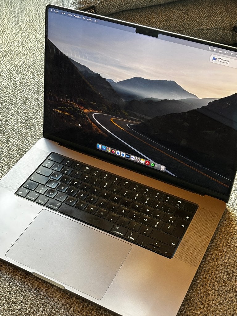 Apple MacBook Pro 16" (2021) M1 Pro 16GB/512GB Space Gray, Informatique & Logiciels, Apple Macbooks, 512 GB, 16 pouces, Utilisé