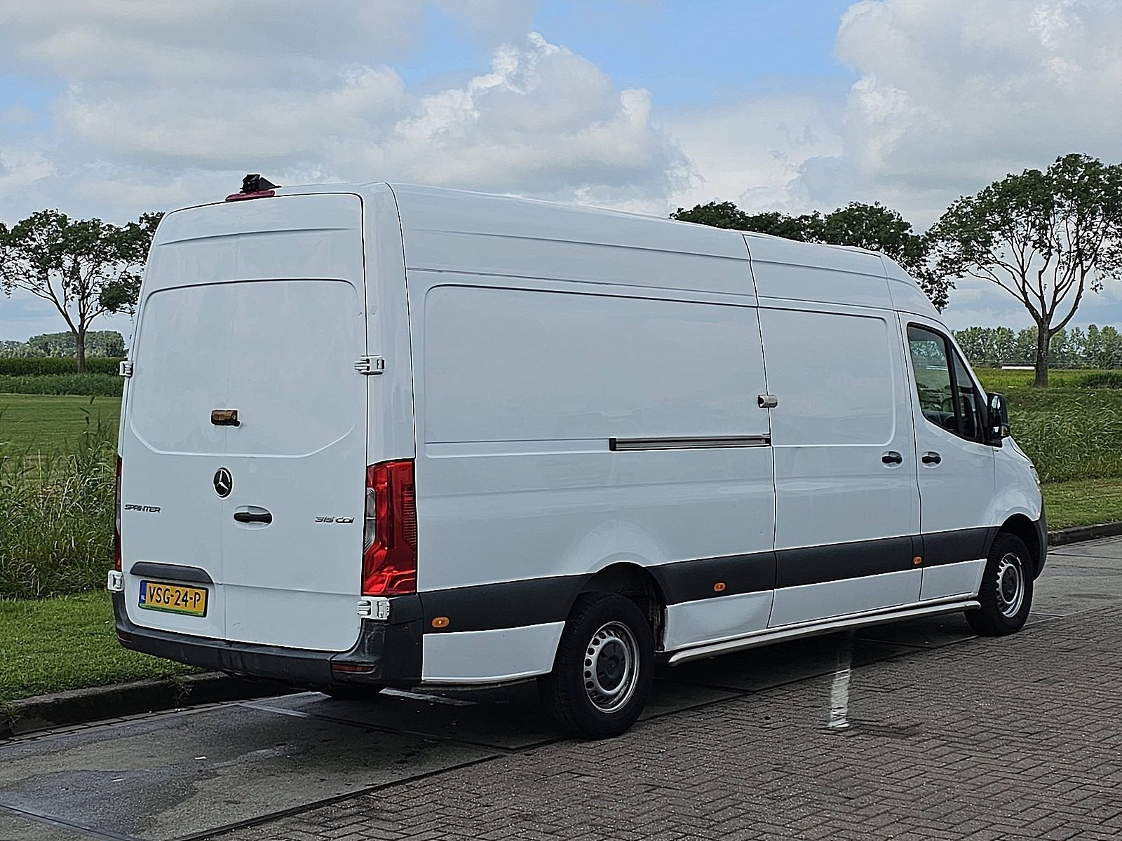 Mercedes-Benz Sprinter 215 1.9 CDI L1H2 FWD W1V9076351P51037, Gebruikt, 110 kW, 4 cilinders, Wit