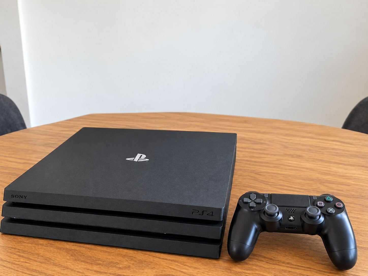 PlayStation 4 Pro – 4K Gaming Console, Games en Spelcomputers, Ophalen of Verzenden, Gebruikt, Met 1 controller, Pro