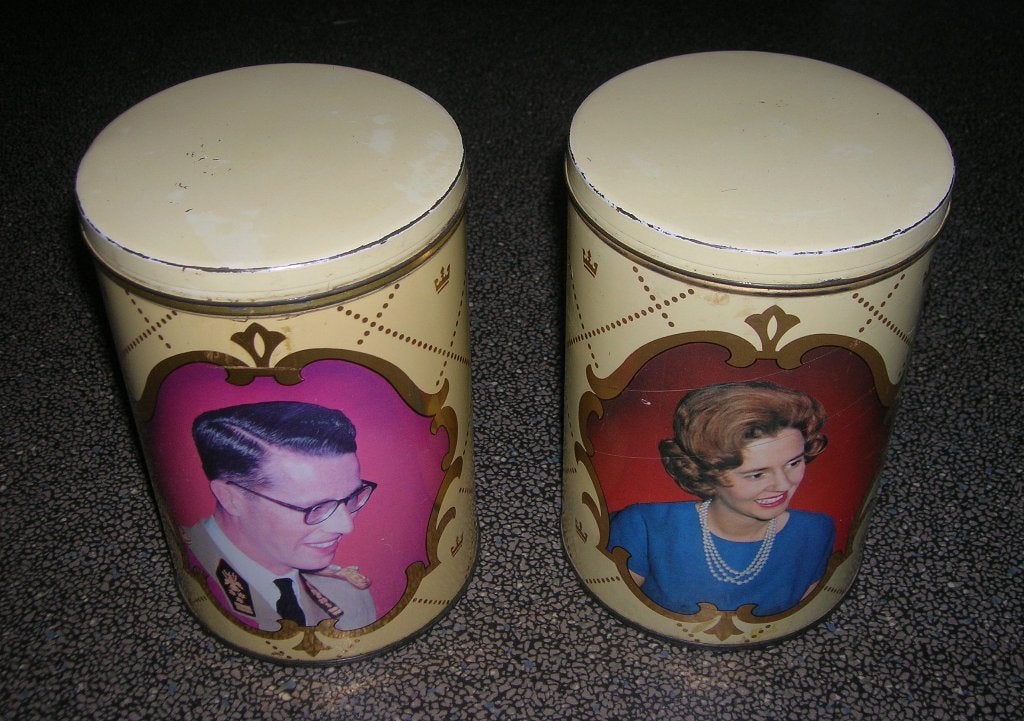 4 vintage blikken “Koning Boudewijn en Koningin Fabiola, Ophalen